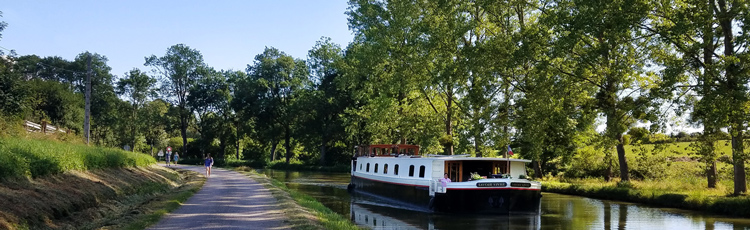 Last minute discount on French Hotel Barge Savoir Vivre barge charters cruises in Burgundy France
